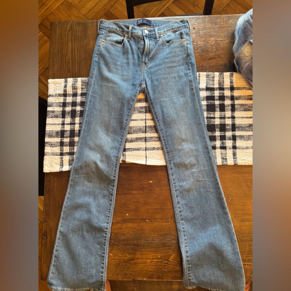 GAP Women’s  Straight Fit Denim Jeans